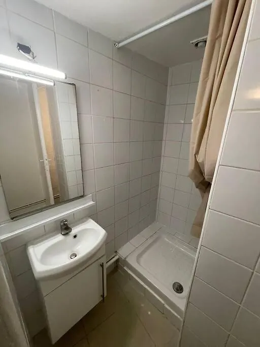 Apartment Appartement Proche Montmartre - 6 Pers Paris